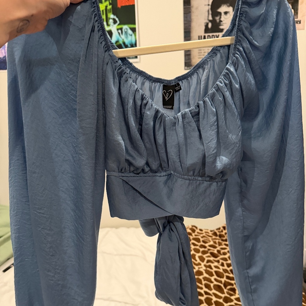 Blue puffy sleeve crop top